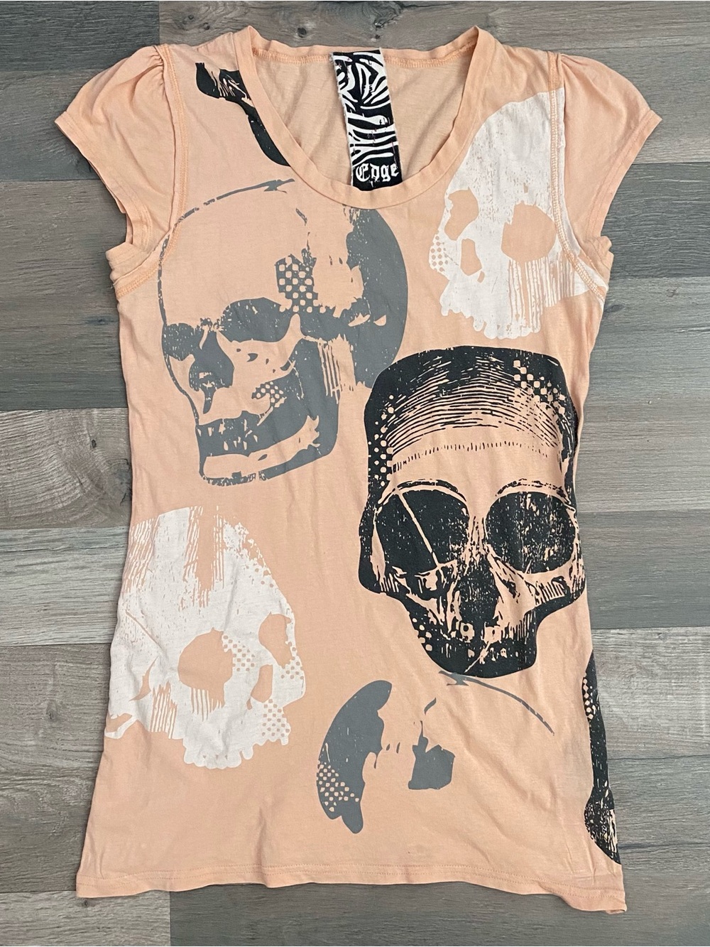 Vintage Y2K Orange Skull Graphic T-Shirt Goth Emo Grunge Alt
